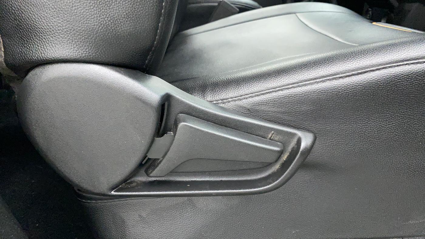 2020 Maruti S PRESSO VXI (O) CNG, CNG, Manual, 41,320 km, Driver Side Adjustment Panel