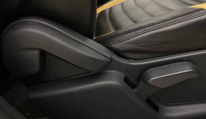 2018 Ford Ecosport TREND + 1.5L PETROL AT, Petrol, Automatic, 45,495 km, Driver Side Adjustment Panel