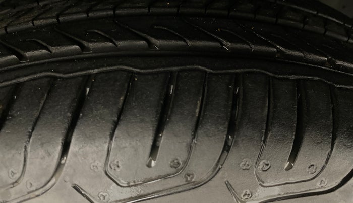 2018 Ford Ecosport TREND + 1.5L PETROL AT, Petrol, Automatic, 45,495 km, Left Front Tyre Tread