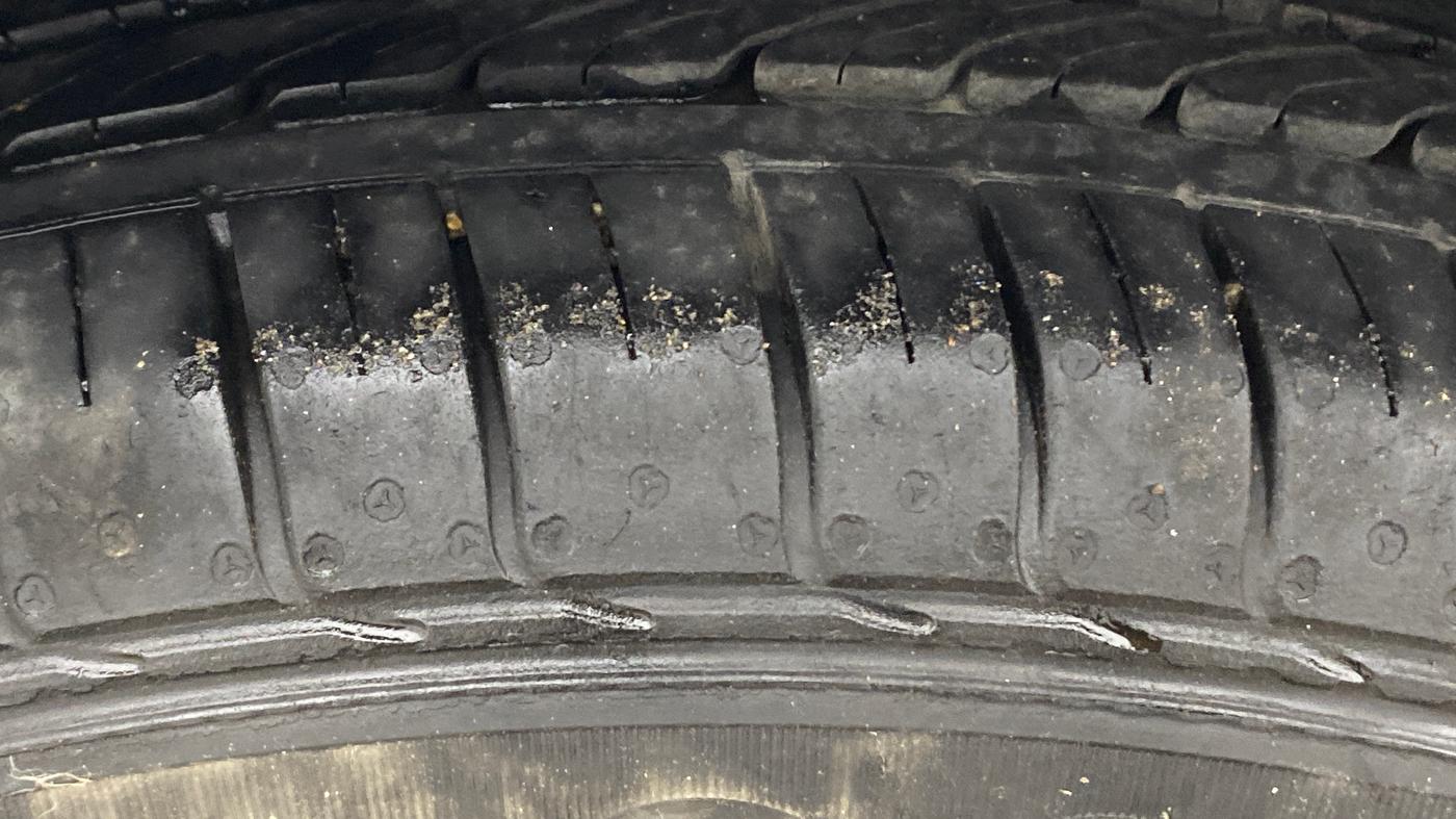 2017 Ford Ecosport TITANIUM + 1.5L PETROL AT, Petrol, Automatic, 1,02,400 km, Right Rear Tyre Tread