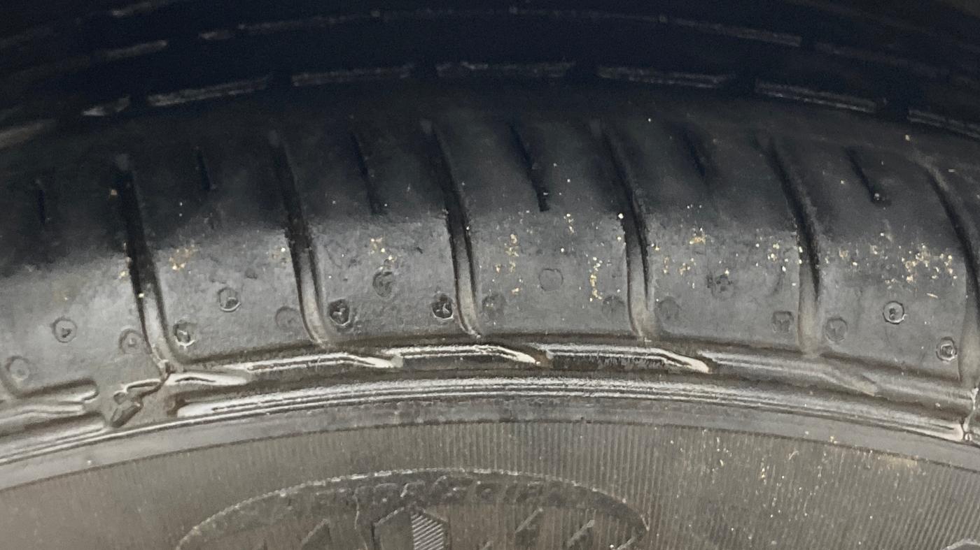 2017 Ford Ecosport TITANIUM + 1.5L PETROL AT, Petrol, Automatic, 1,02,400 km, Right Front Tyre Tread