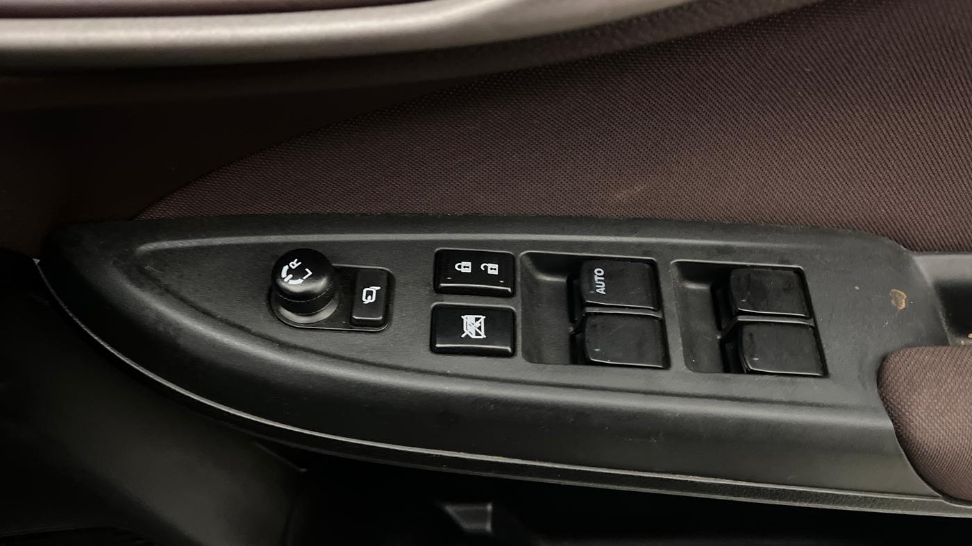 2024 Maruti FRONX DELTA PLUS 1.2L AGS, Petrol, Automatic, 14,626 km, Driver Side Door Panels Control