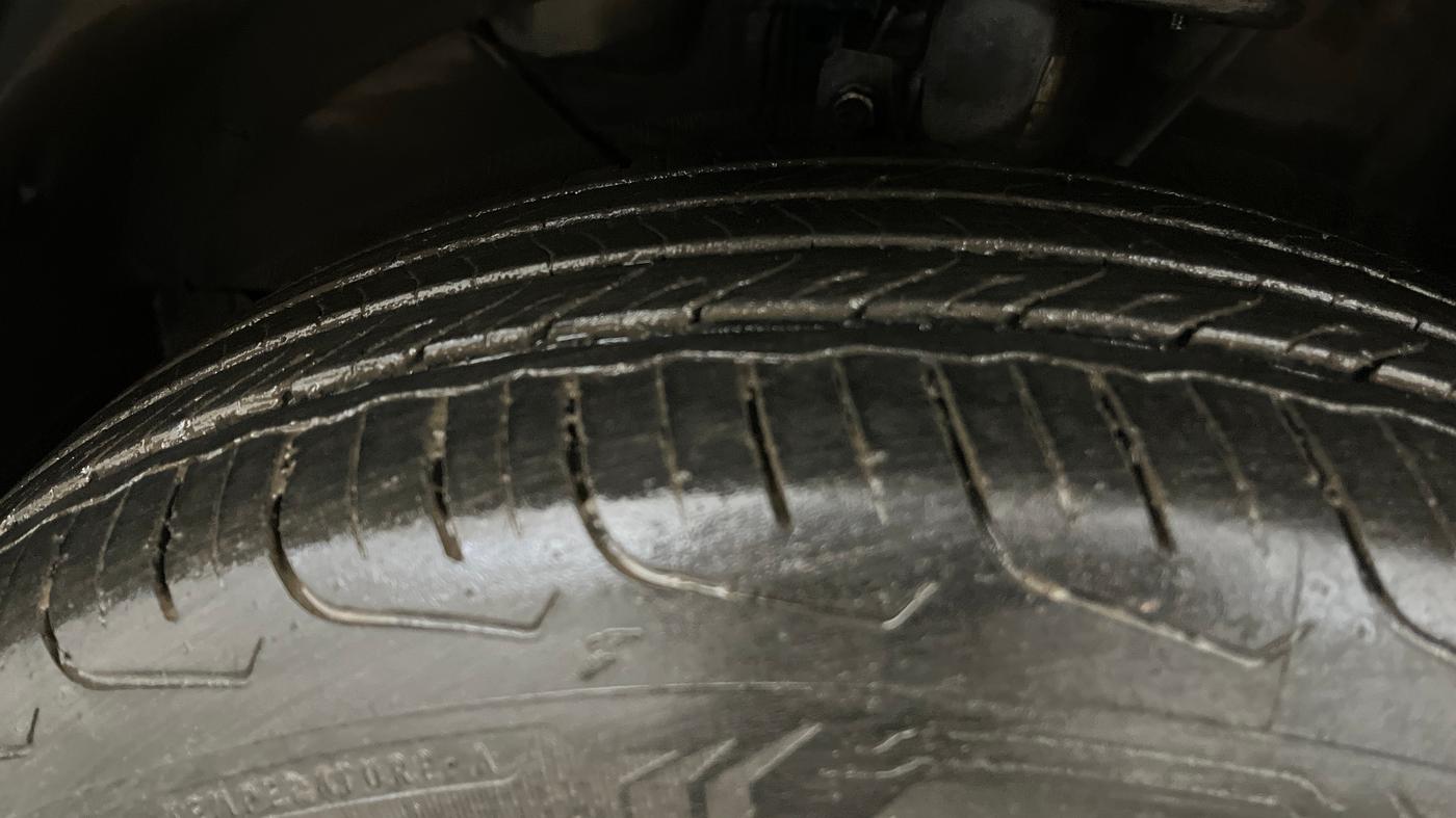 2024 Maruti FRONX DELTA PLUS 1.2L AGS, Petrol, Automatic, 14,626 km, Left Front Tyre Tread