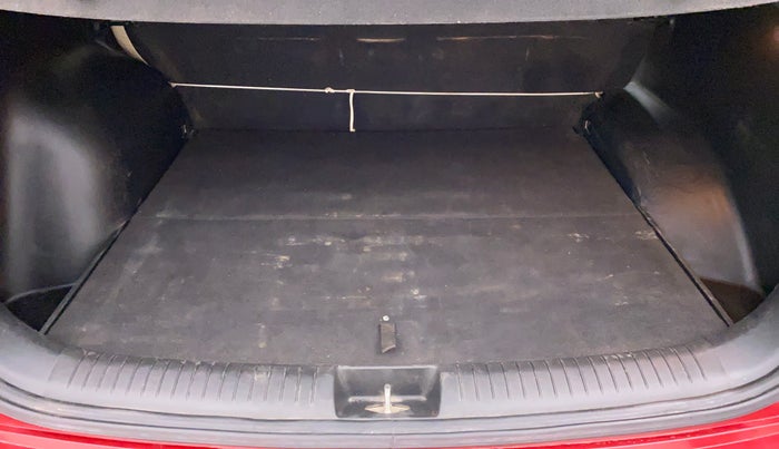 2015 Hyundai Creta 1.6 SX PLUS DIESEL, Diesel, Manual, 81,509 km, Boot Inside