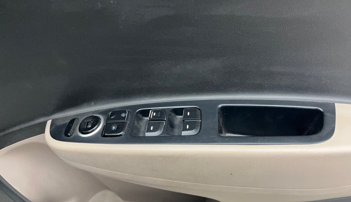 2015 Hyundai Grand i10 SPORTZ 1.2 KAPPA VTVT, Petrol, Manual, 61,896 km, Driver Side Door Panels Control