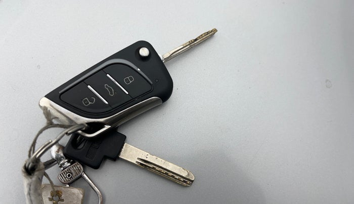 2015 Hyundai Grand i10 SPORTZ 1.2 KAPPA VTVT, Petrol, Manual, 61,896 km, Key Close Up