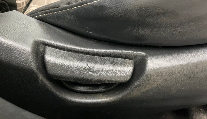 2015 Hyundai Grand i10 SPORTZ 1.2 KAPPA VTVT, Petrol, Manual, 61,896 km, Driver Side Adjustment Panel