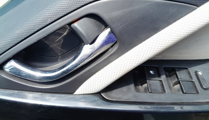 2021 Tata NEXON XZ PLUS (O) DIESEL, Diesel, Manual, 1,32,141 km, Driver Side Door Panels Control