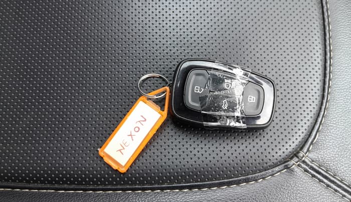2021 Tata NEXON XZ PLUS (O) DIESEL, Diesel, Manual, 1,32,141 km, Key Close Up