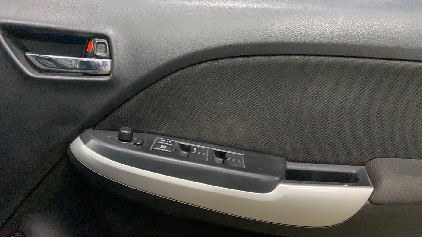 2017 Maruti Baleno ALPHA PETROL 1.2, Petrol, Manual, 75,881 km, Driver Side Door Panels Control