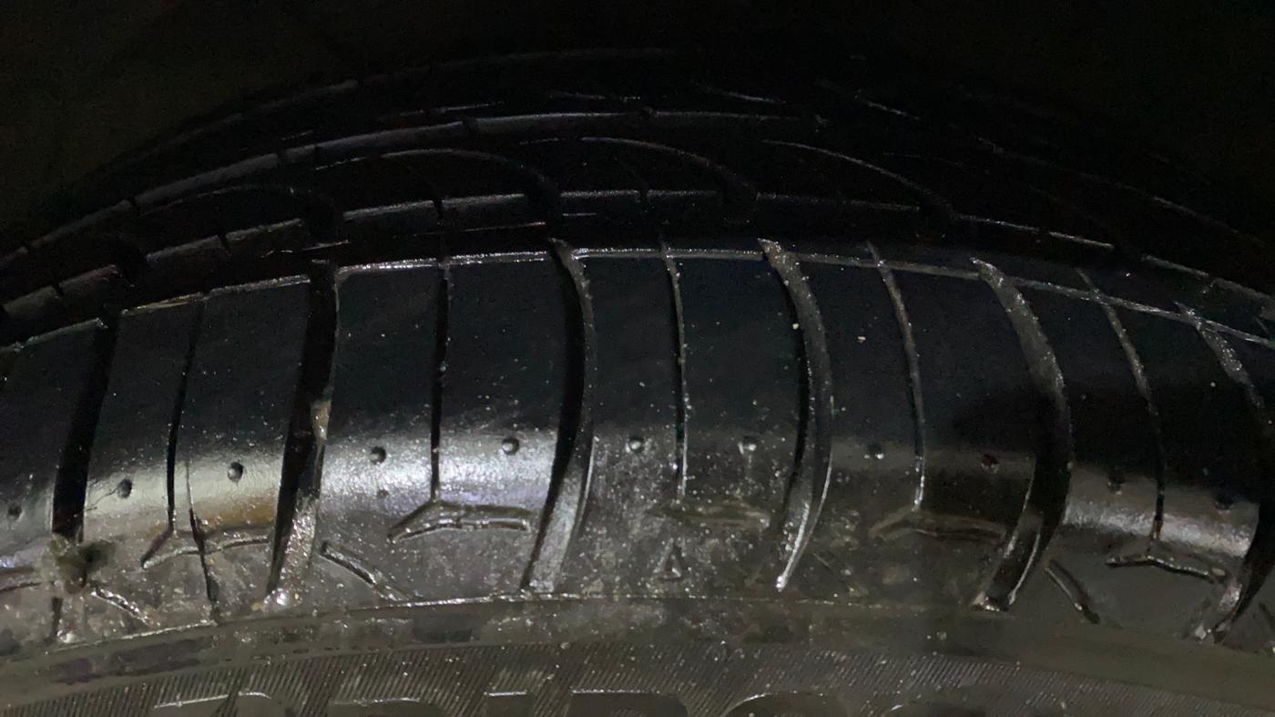 2017 Maruti Baleno ALPHA PETROL 1.2, Petrol, Manual, 75,881 km, Left Front Tyre Tread