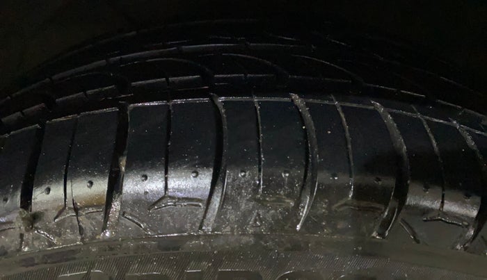 2017 Maruti Baleno ALPHA PETROL 1.2, Petrol, Manual, 75,881 km, Left Front Tyre Tread