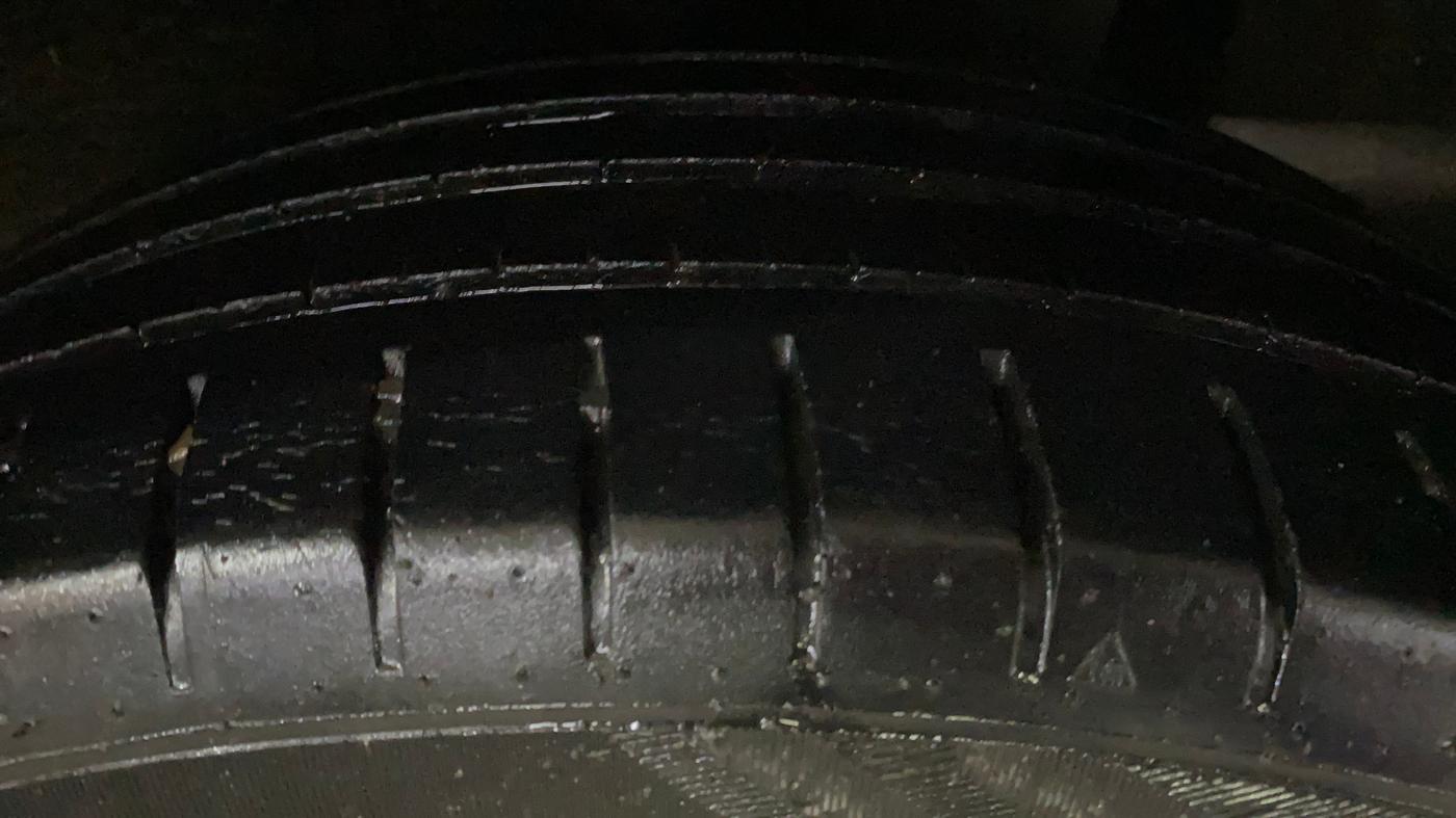 2017 Maruti Baleno ALPHA PETROL 1.2, Petrol, Manual, 75,881 km, Left Rear Tyre Tread