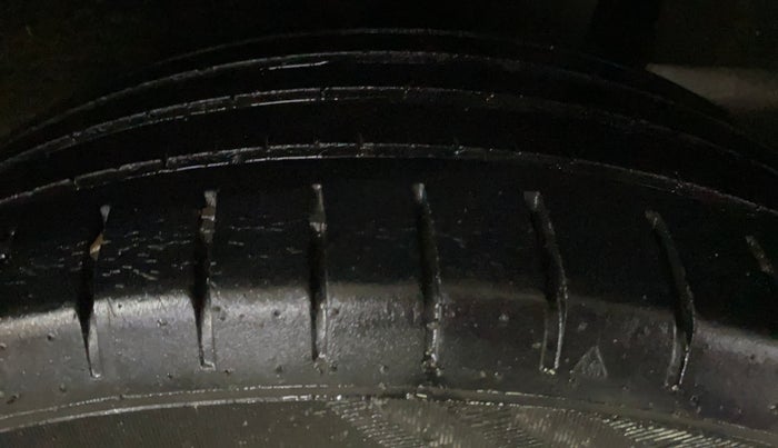 2017 Maruti Baleno ALPHA PETROL 1.2, Petrol, Manual, 75,881 km, Left Rear Tyre Tread