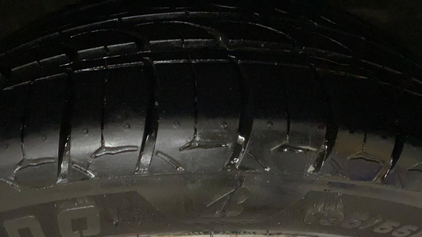 2017 Maruti Baleno ALPHA PETROL 1.2, Petrol, Manual, 75,881 km, Right Front Tyre Tread