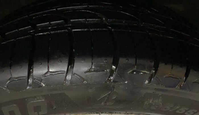 2017 Maruti Baleno ALPHA PETROL 1.2, Petrol, Manual, 75,881 km, Right Front Tyre Tread