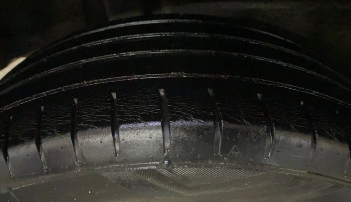 2017 Maruti Baleno ALPHA PETROL 1.2, Petrol, Manual, 75,881 km, Right Rear Tyre Tread