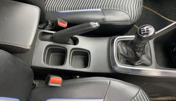 2018 Maruti S Cross ZETA 1.3, Diesel, Manual, 1,13,001 km, Gear Lever