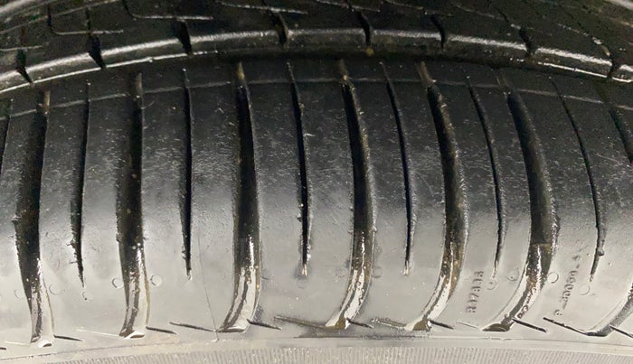2018 Maruti S Cross ZETA 1.3, Diesel, Manual, 1,13,001 km, Right Front Tyre Tread