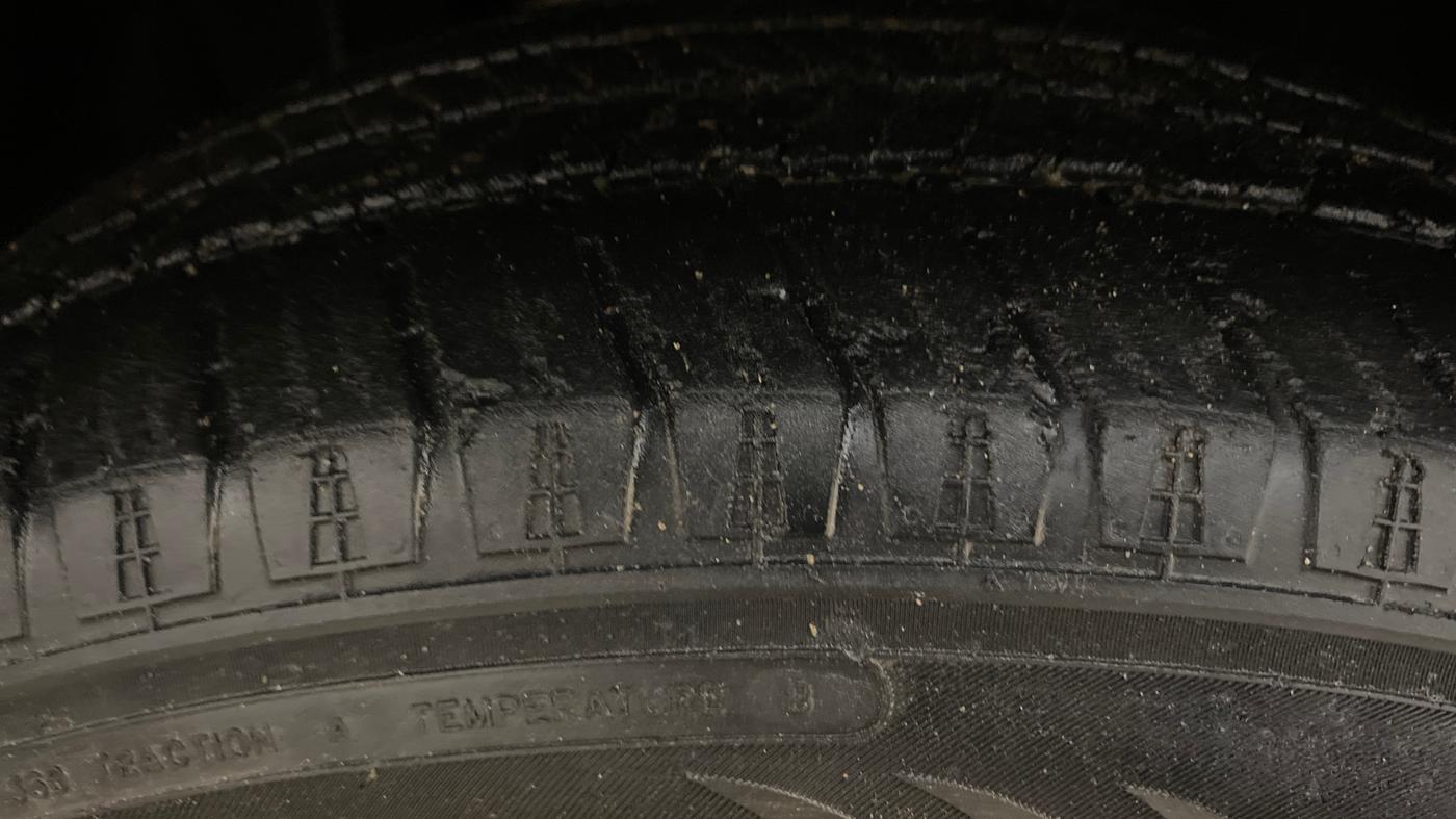 2023 Mahindra SCORPIO-N Z8 DIESEL AT 2WD 7 STR, Diesel, Automatic, 52,840 km, Right Front Tyre Tread