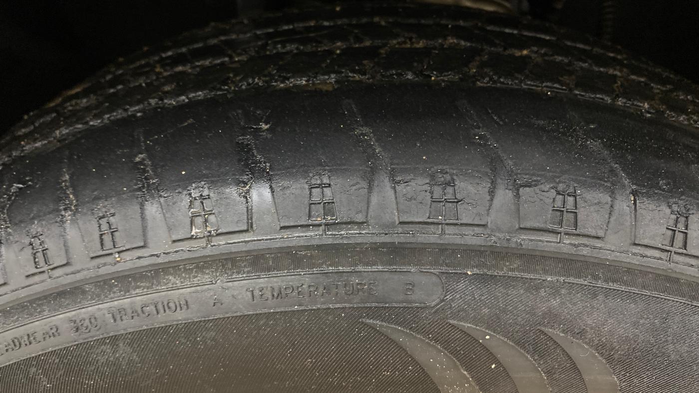 2023 Mahindra SCORPIO-N Z8 DIESEL AT 2WD 7 STR, Diesel, Automatic, 52,840 km, Left Front Tyre Tread