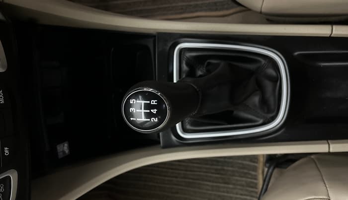 2018 Maruti Ciaz ZETA 1.4  MT PETROL, Petrol, Manual, 73,004 km, Gear Lever