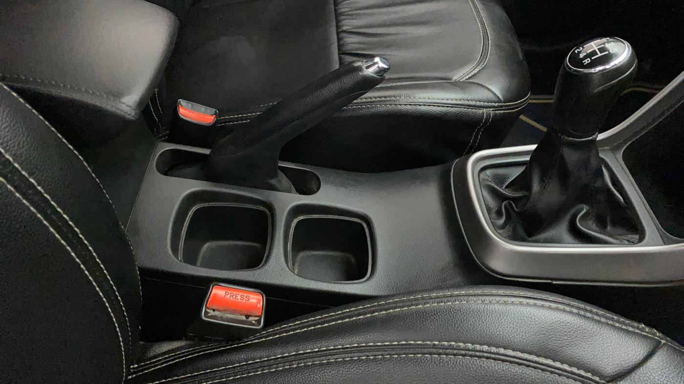 2019 Maruti S Cross DELTA 1.3, Diesel, Manual, 69,961 km, Gear Lever