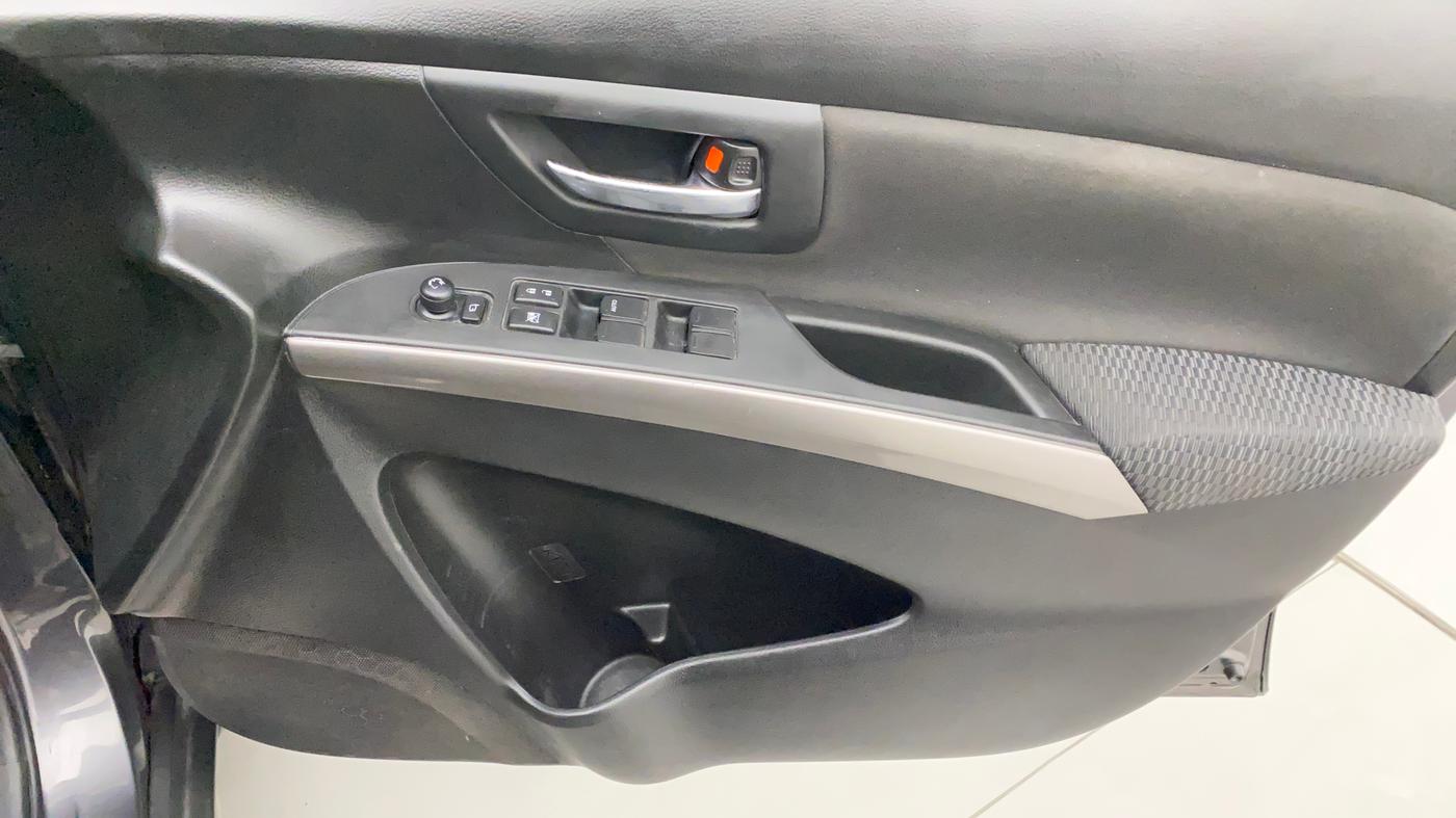 2019 Maruti S Cross DELTA 1.3, Diesel, Manual, 69,961 km, Driver Side Door Panels Control