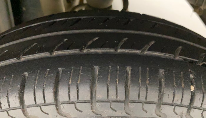 2012 Maruti Alto 800 LXI, Petrol, Manual, 68,582 km, Left Rear Tyre Tread