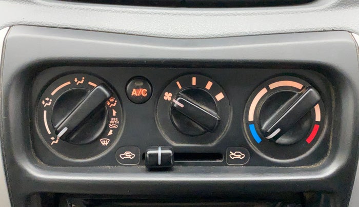2012 Maruti Alto 800 LXI, Petrol, Manual, 68,582 km, AC Unit - Directional switch has minor damage