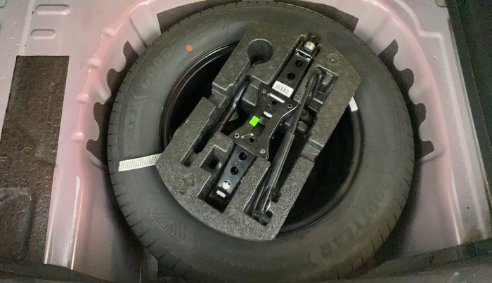 2022 Volkswagen TAIGUN HIGHLINE 1.0 TSI AT, Petrol, Automatic, 28,274 km, Spare Tyre