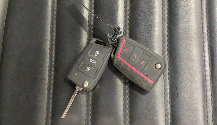 2022 Volkswagen TAIGUN HIGHLINE 1.0 TSI AT, Petrol, Automatic, 28,274 km, Key Close Up