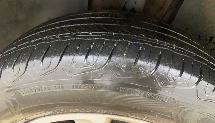 2022 Volkswagen TAIGUN HIGHLINE 1.0 TSI AT, Petrol, Automatic, 28,274 km, Left Front Tyre Tread