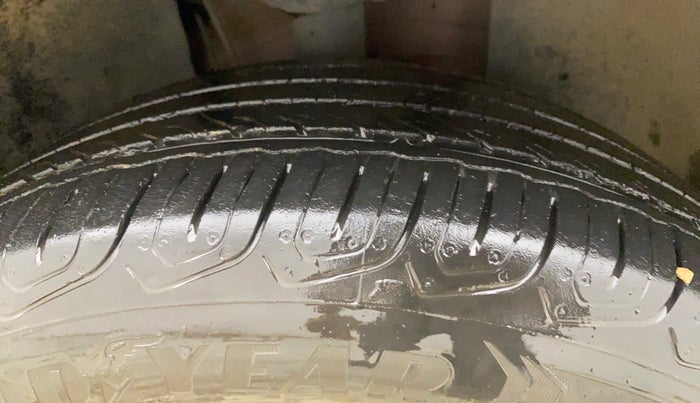 2022 Volkswagen TAIGUN HIGHLINE 1.0 TSI AT, Petrol, Automatic, 28,274 km, Right Front Tyre Tread