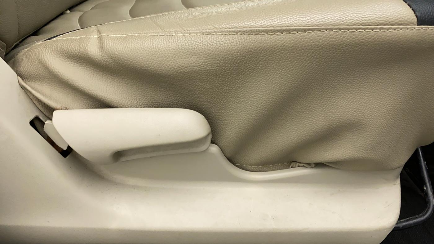 2018 Maruti Celerio VXI CNG D, CNG, Manual, 67,456 km, Driver Side Adjustment Panel