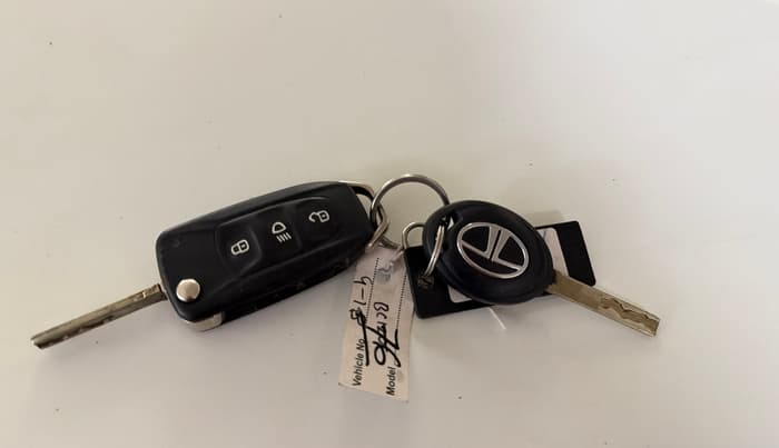 2022 Tata Tiago XT CNG, CNG, Manual, 56,191 km, Key Close Up