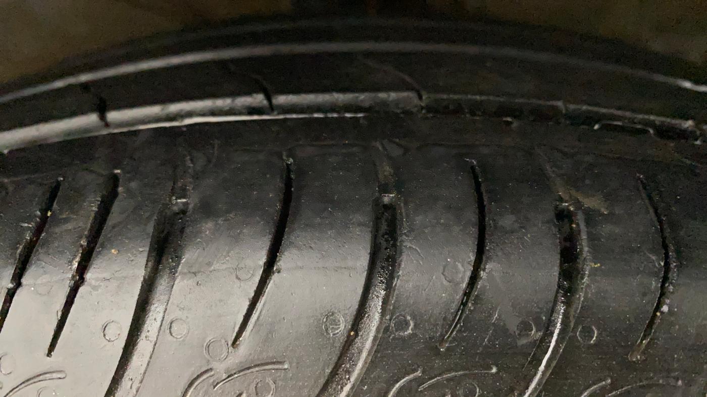2015 Hyundai Creta S 1.6 PETROL, Petrol, Manual, 76,257 km, Right Front Tyre Tread