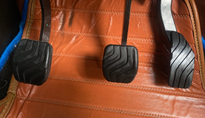 2024 Renault Kiger RXE MT, Petrol, Manual, 3,357 km, Pedals