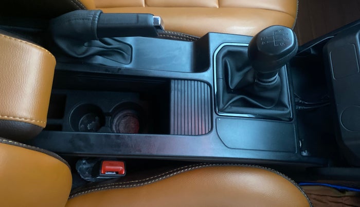 2024 Renault Kiger RXE MT, Petrol, Manual, 3,357 km, Gear Lever