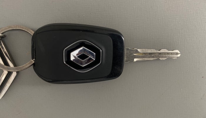 2024 Renault Kiger RXE MT, Petrol, Manual, 3,357 km, Key Close Up