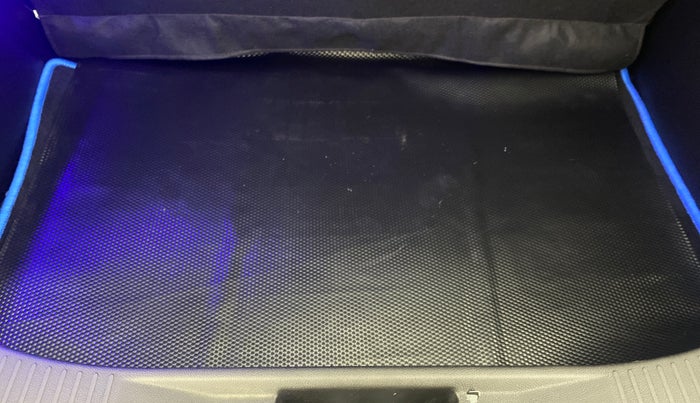 2024 Renault Kiger RXE MT, Petrol, Manual, 3,357 km, Boot Inside