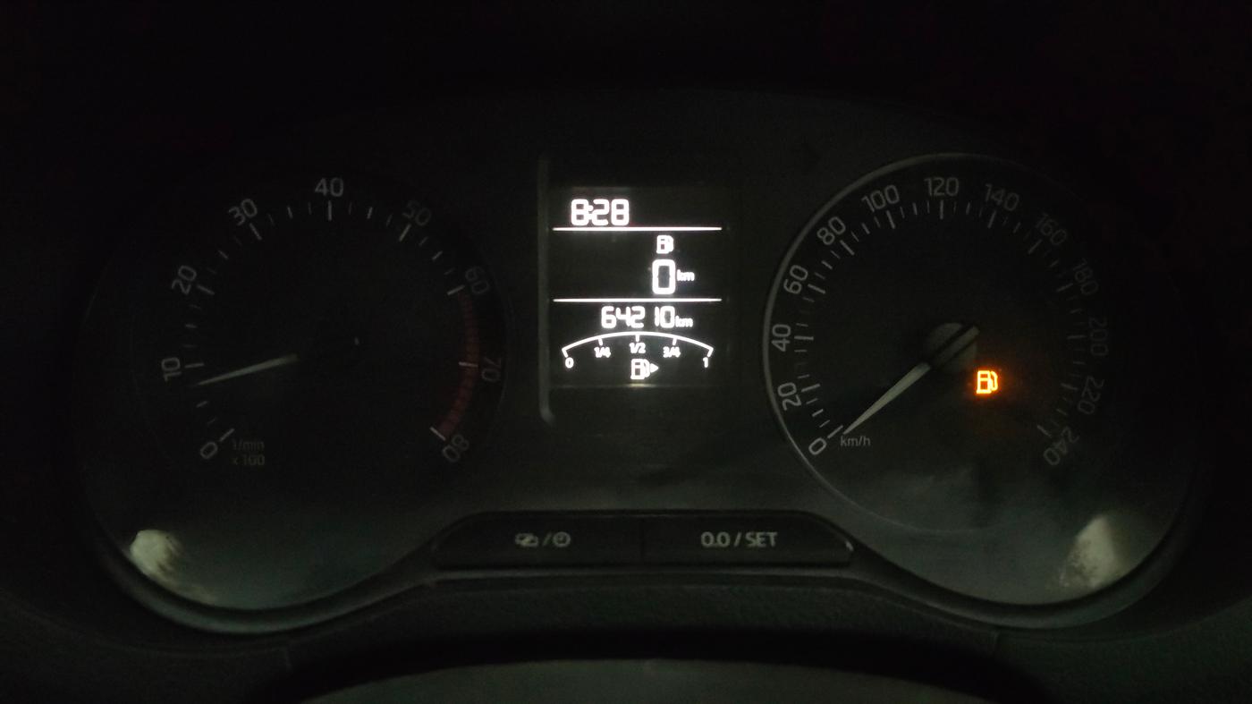 2017 Skoda Rapid STYLE 1.6 MPI, Petrol, Manual, 64,181 km, Odometer Image