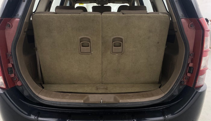 2013 Mahindra XUV500 W6, Diesel, Manual, 1,41,925 km, Boot Inside