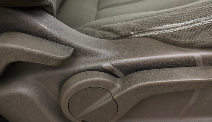 2013 Mahindra XUV500 W6, Diesel, Manual, 1,41,925 km, Driver Side Adjustment Panel