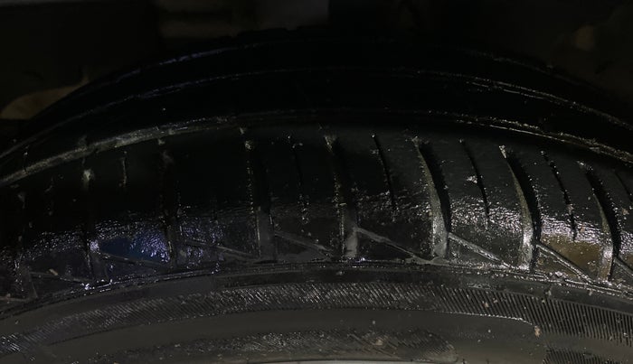 2022 Renault Kwid RXT 1.0, Petrol, Manual, 28,973 km, Left Front Tyre Tread