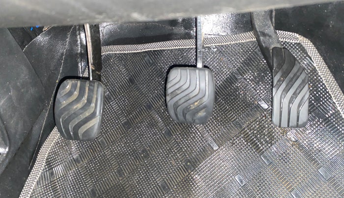 2022 Renault Kwid RXT 1.0, Petrol, Manual, 28,973 km, Pedals