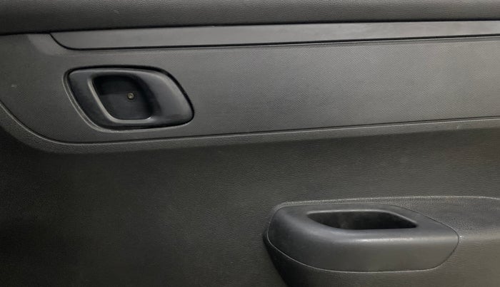 2022 Renault Kwid RXT 1.0, Petrol, Manual, 28,973 km, Driver Side Door Panels Control