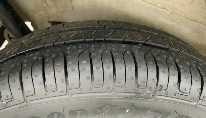 2014 Maruti Wagon R 1.0 LXI, Petrol, Manual, 42,023 km, Right Rear Tyre Tread