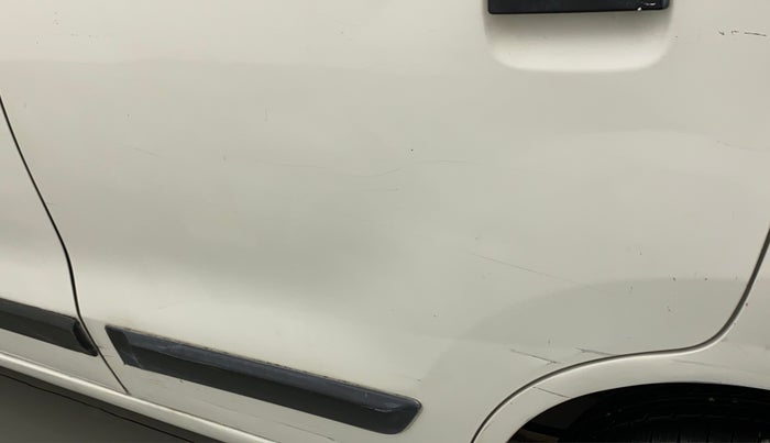 2014 Maruti Wagon R 1.0 LXI, Petrol, Manual, 42,023 km, Rear left door - Minor scratches