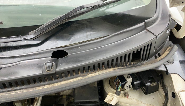 2014 Maruti Wagon R 1.0 LXI, Petrol, Manual, 42,023 km, Bonnet (hood) - Cowl vent panel has minor damage